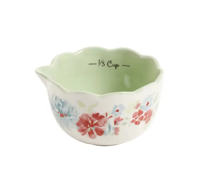 Vintage measuring cups 5 piece set